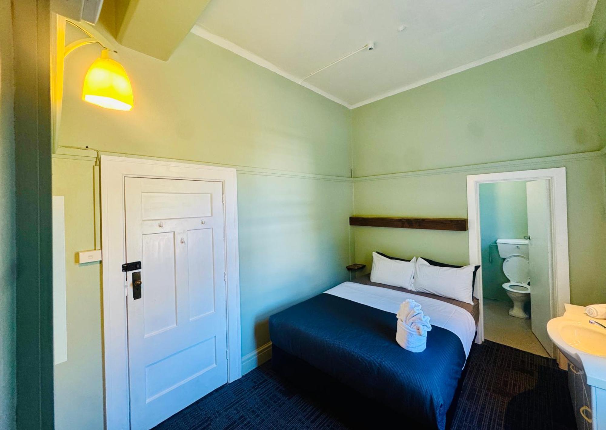 Crashpalace Backpackers Napier Exterior foto